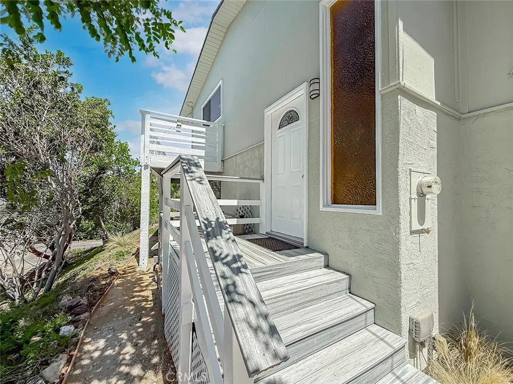 1496 Kathleen Drive Newbury Park, CA 91320