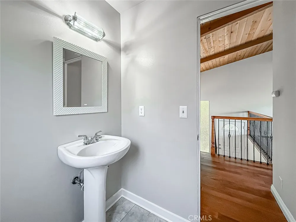 1496 Kathleen Drive Newbury Park, CA 91320