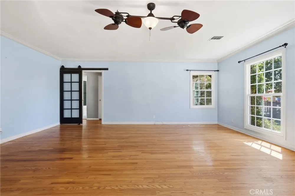 11957 Collins Street Valley Village, CA 91607