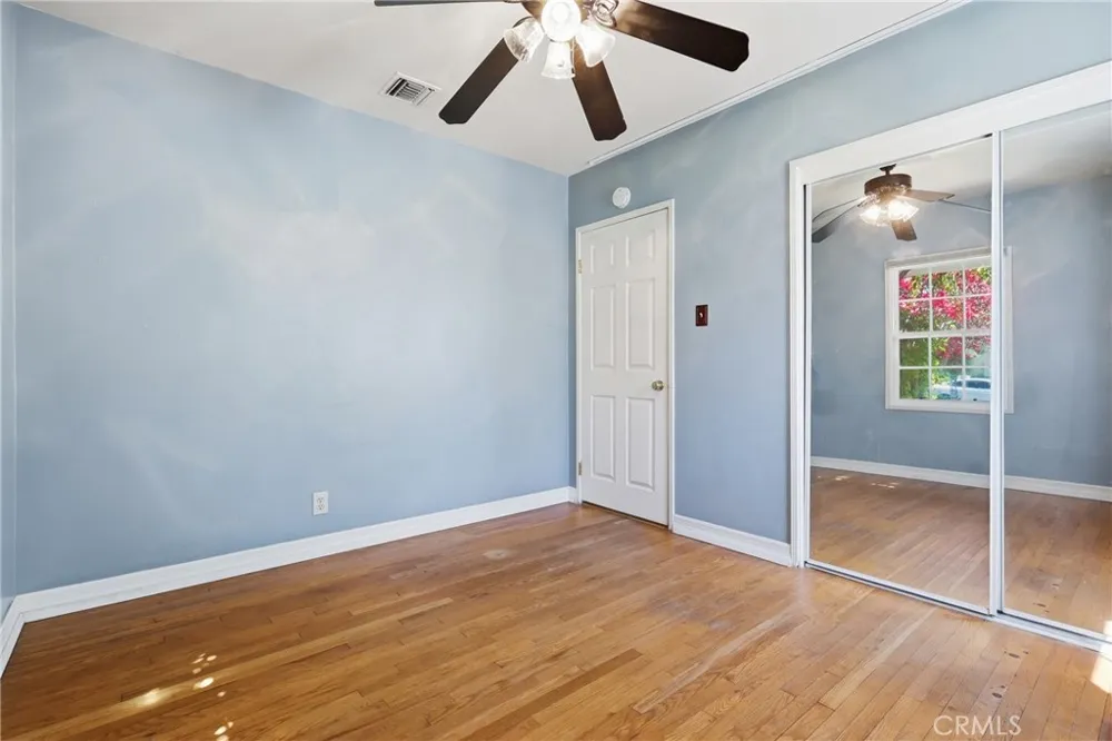 11957 Collins Street Valley Village, CA 91607