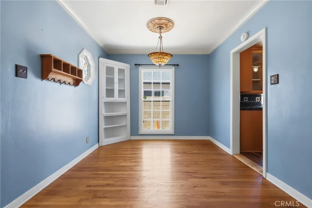 11957 Collins Street Valley Village, CA 91607