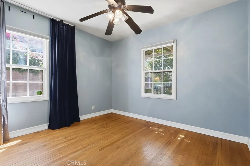 11957 Collins Street Valley Village, CA 91607
