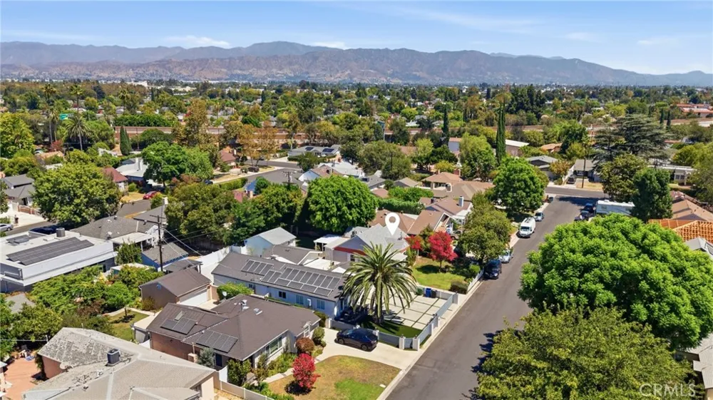 11957 Collins Street Valley Village, CA 91607