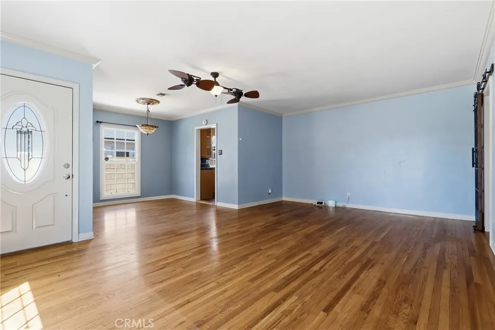 11957 Collins Street Valley Village, CA 91607