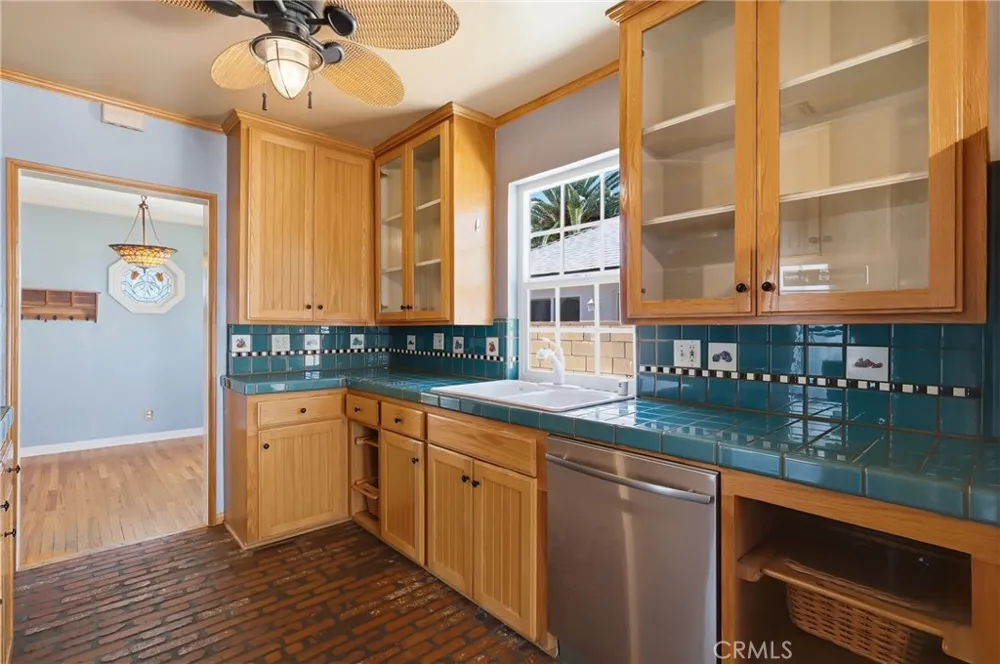 11957 Collins Street Valley Village, CA 91607