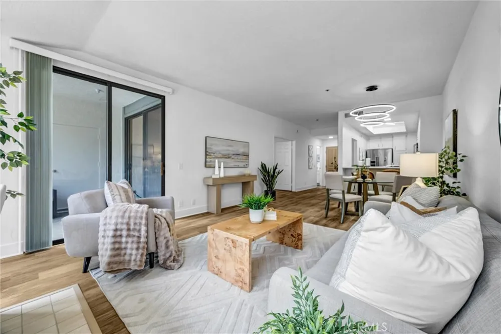 230 Lille #102 Newport Beach, CA 92663