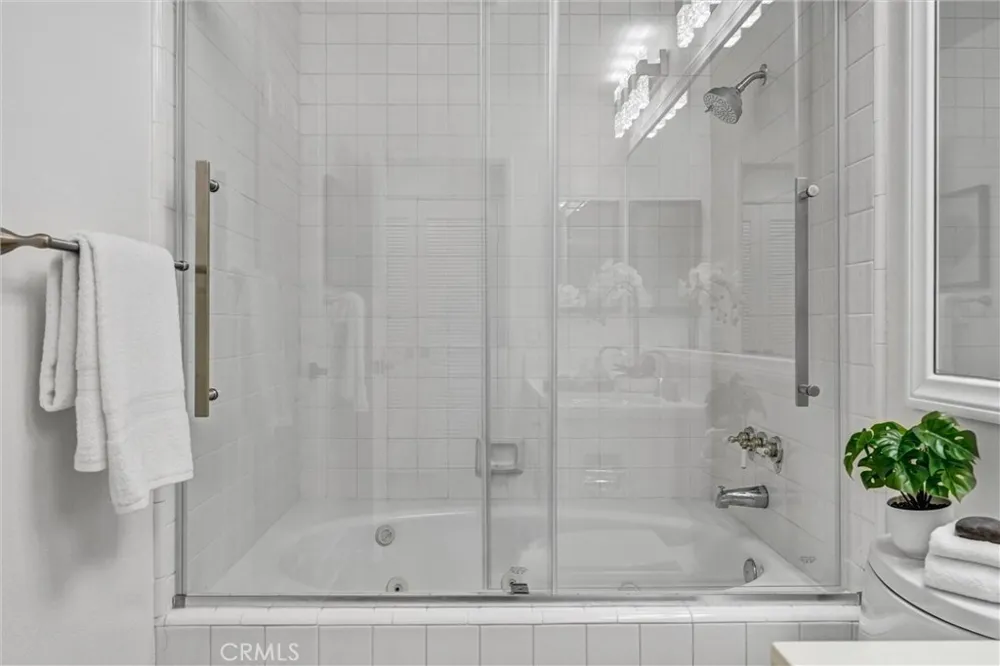 230 Lille #102 Newport Beach, CA 92663