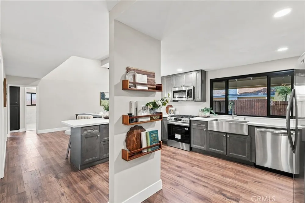 6805 Saddleback Bakersfield, CA 93309