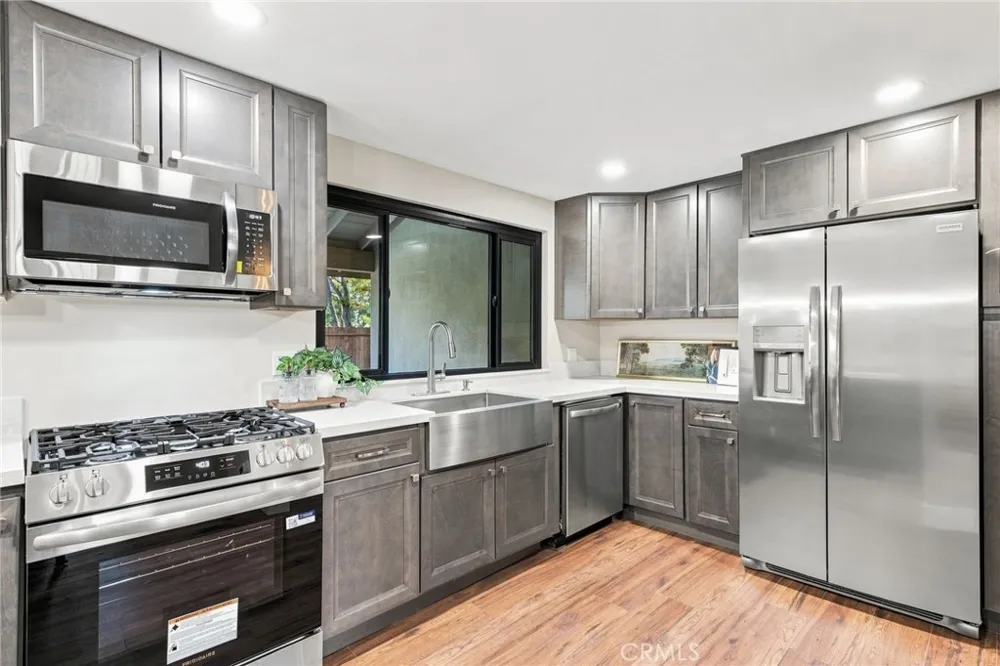 6805 Saddleback Bakersfield, CA 93309