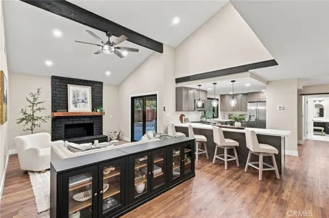 6805 Saddleback
