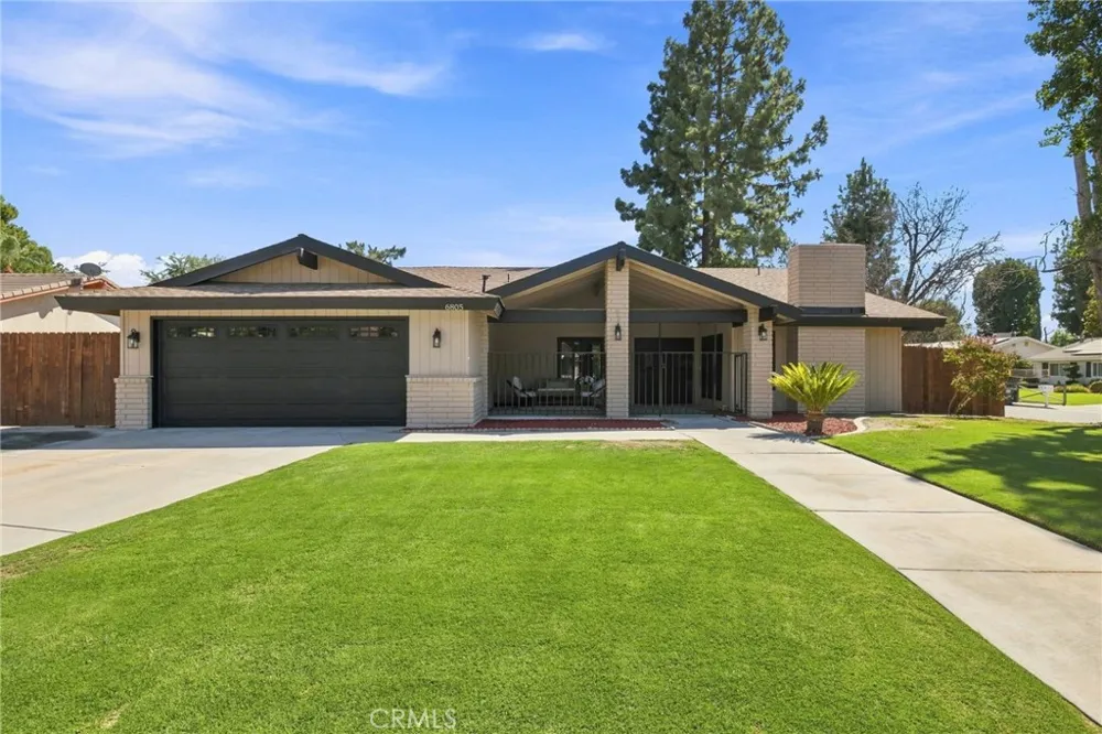 6805 Saddleback Bakersfield, CA 93309
