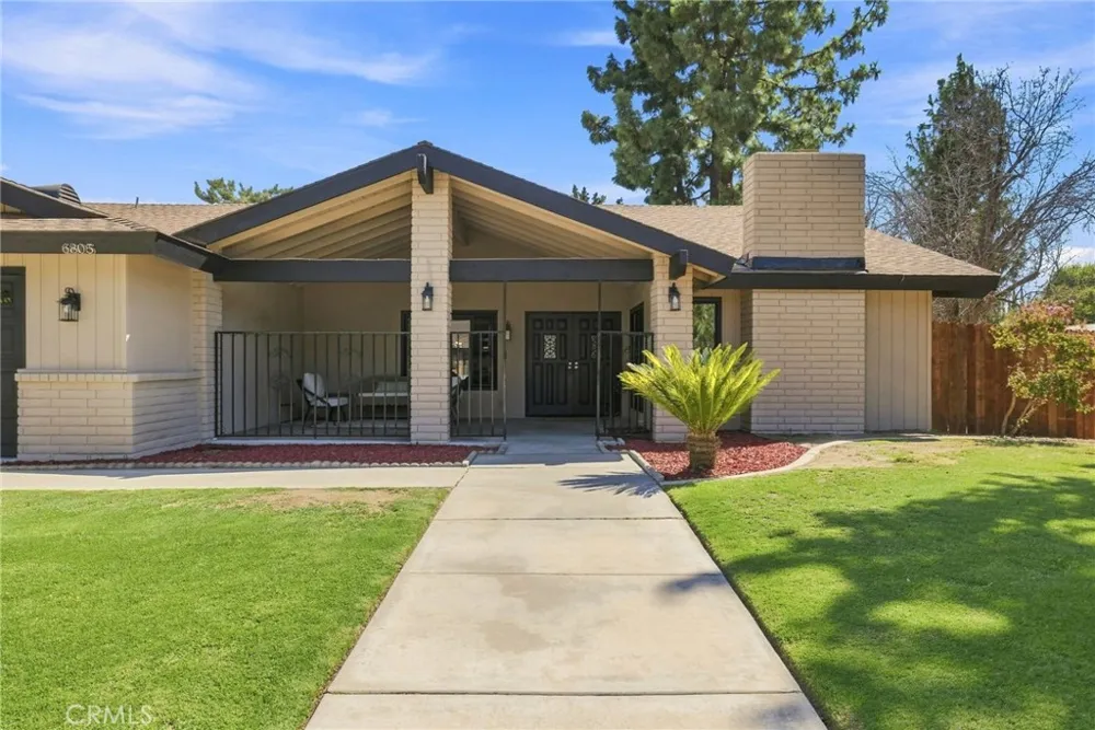 6805 Saddleback Bakersfield, CA 93309