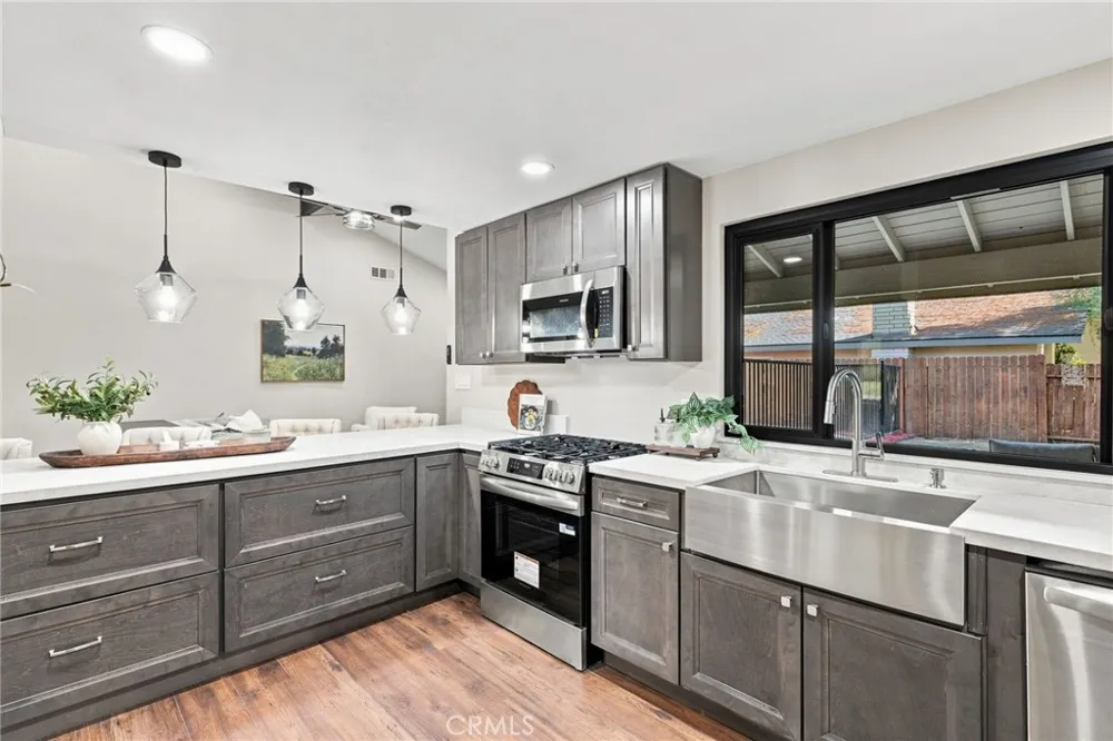 6805 Saddleback Bakersfield, CA 93309