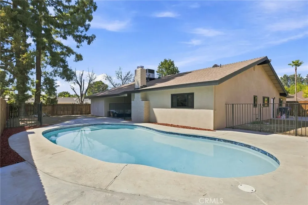 6805 Saddleback Bakersfield, CA 93309
