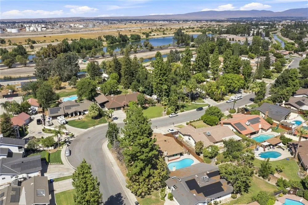 6805 Saddleback Bakersfield, CA 93309