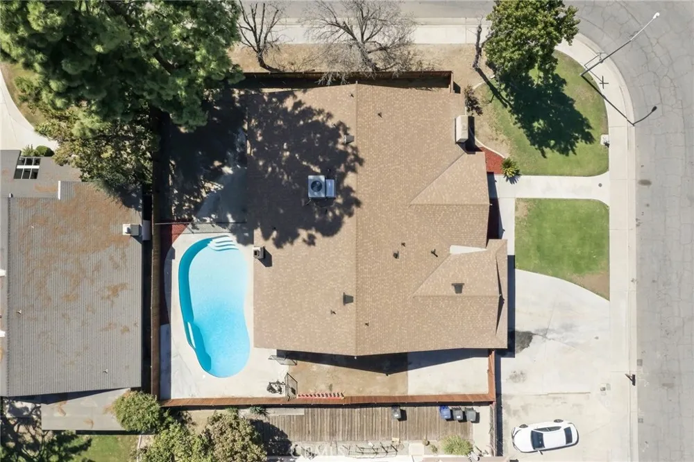 6805 Saddleback Bakersfield, CA 93309
