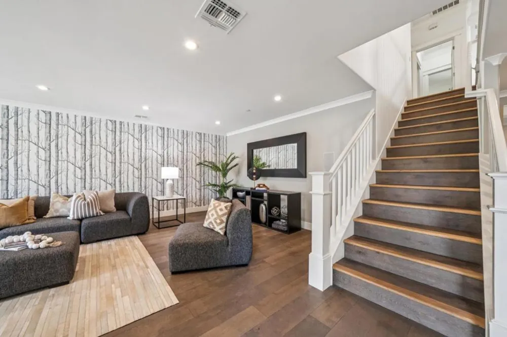 818 Crossway Road Burlingame, CA 94010