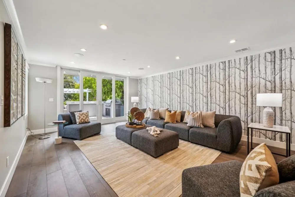 818 Crossway Road Burlingame, CA 94010