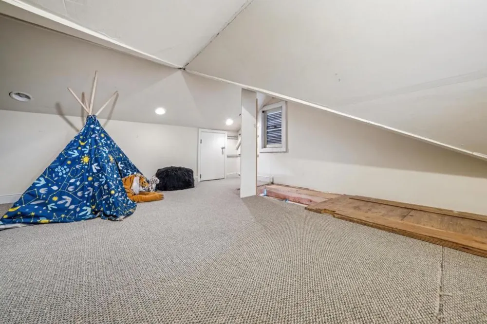 818 Crossway Road Burlingame, CA 94010