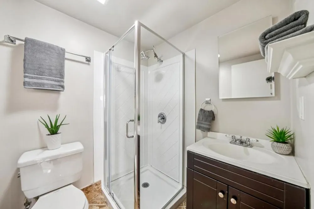 818 Crossway Road Burlingame, CA 94010
