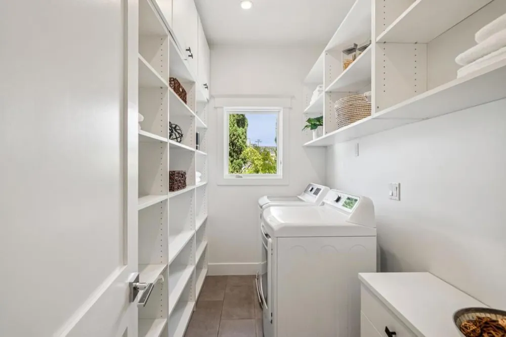 818 Crossway Road Burlingame, CA 94010