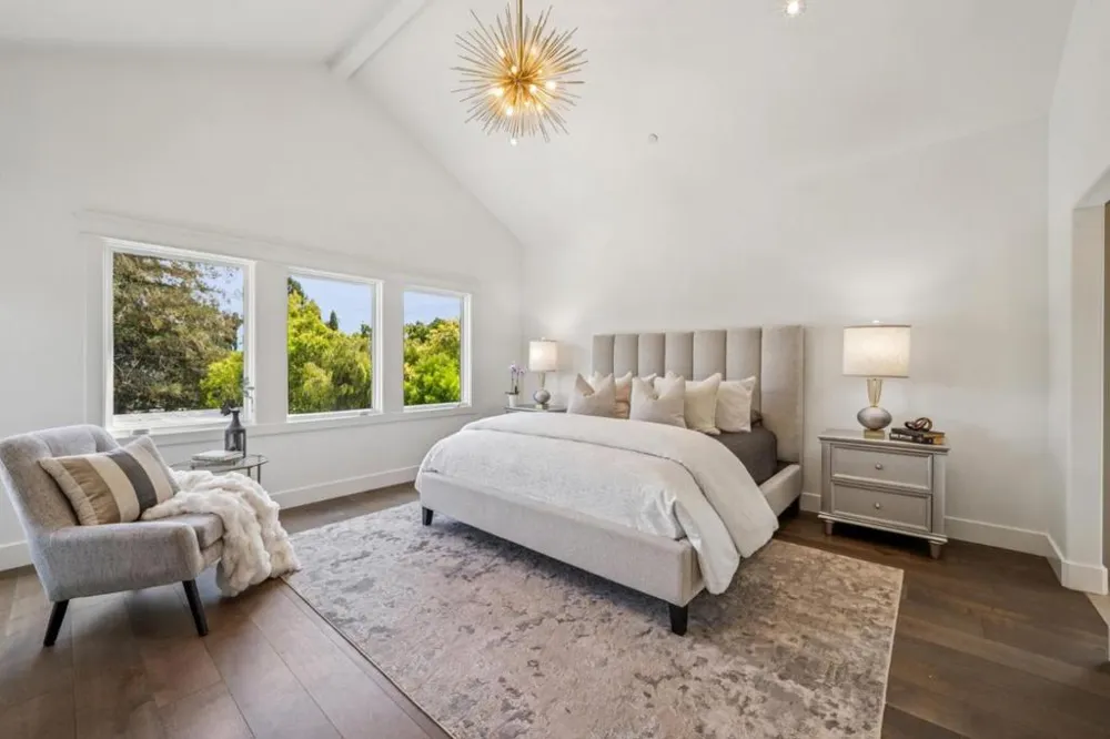 818 Crossway Road Burlingame, CA 94010
