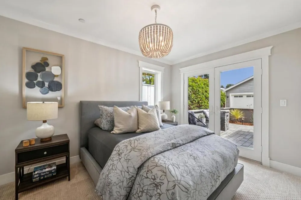 818 Crossway Road Burlingame, CA 94010