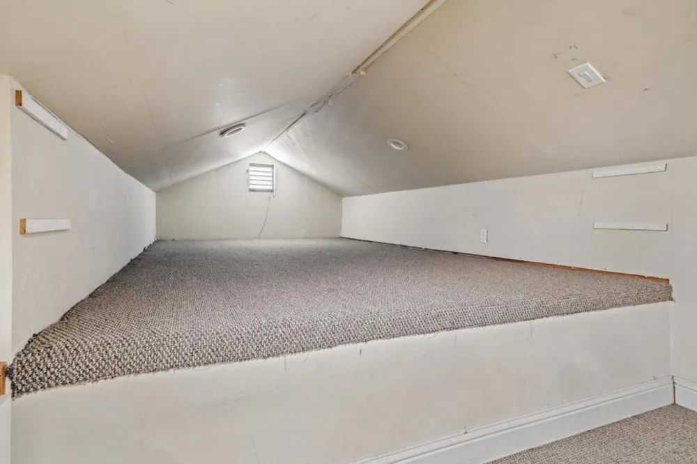 818 Crossway Road Burlingame, CA 94010