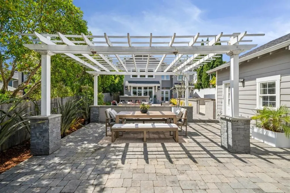 818 Crossway Road Burlingame, CA 94010