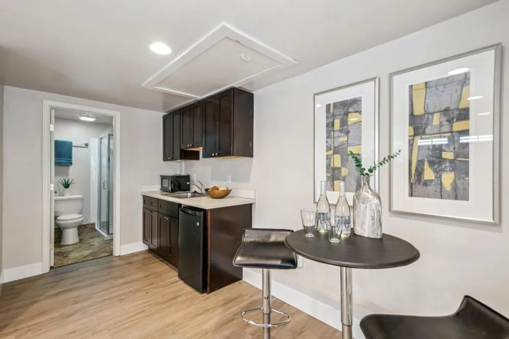 818 Crossway Road Burlingame, CA 94010