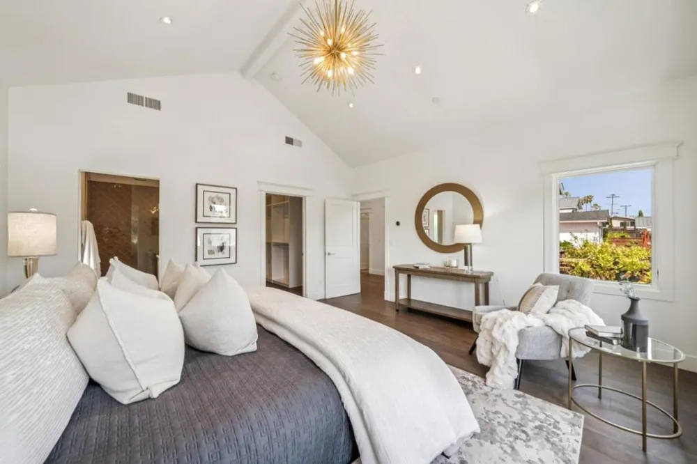 818 Crossway Road Burlingame, CA 94010