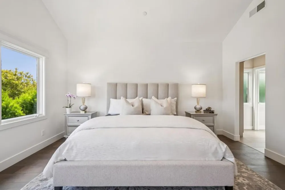 818 Crossway Road Burlingame, CA 94010