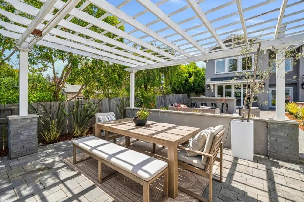 818 Crossway Road Burlingame, CA 94010