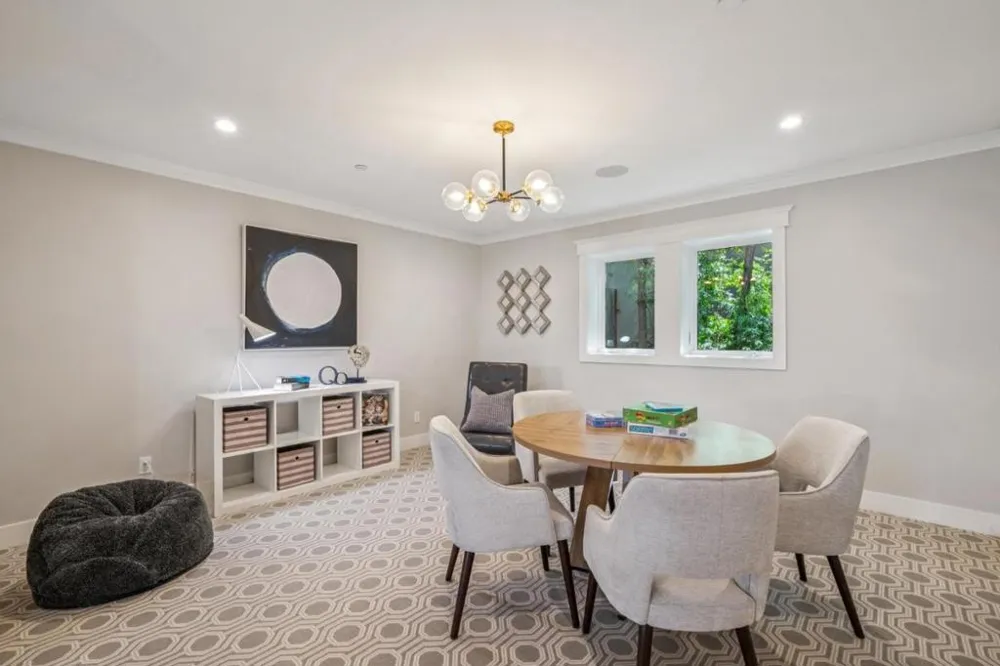 818 Crossway Road Burlingame, CA 94010