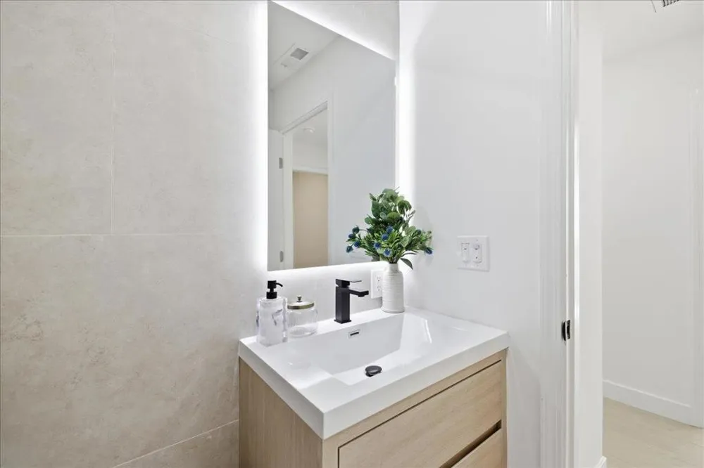 2611 Monticello Santa Clara, CA 95051