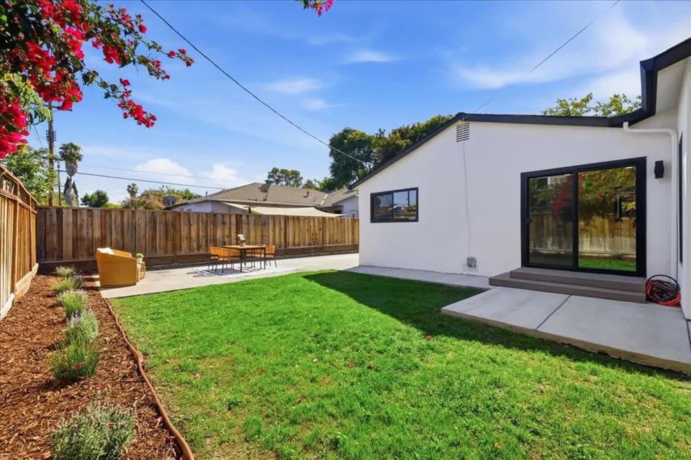 2611 Monticello Santa Clara, CA 95051