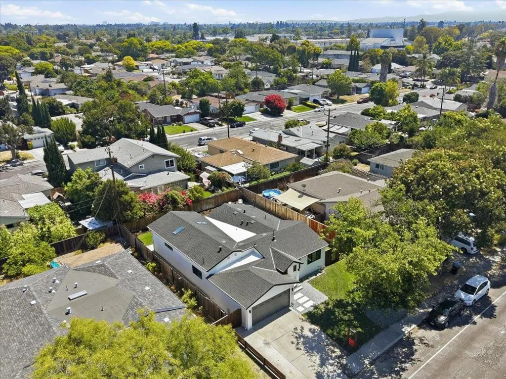 2611 Monticello Santa Clara, CA 95051