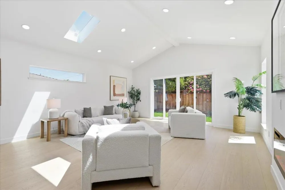 2611 Monticello Santa Clara, CA 95051