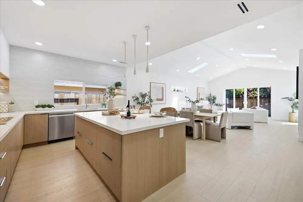 2611 Monticello Santa Clara, CA 95051