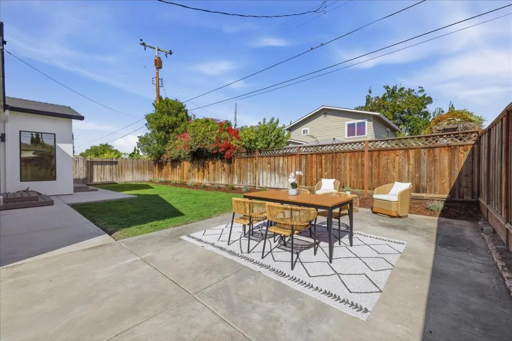 2611 Monticello Santa Clara, CA 95051