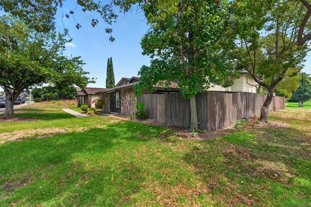 9941 Woodpark Santee, CA 92071