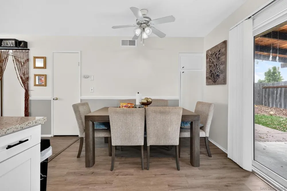 9941 Woodpark Santee, CA 92071