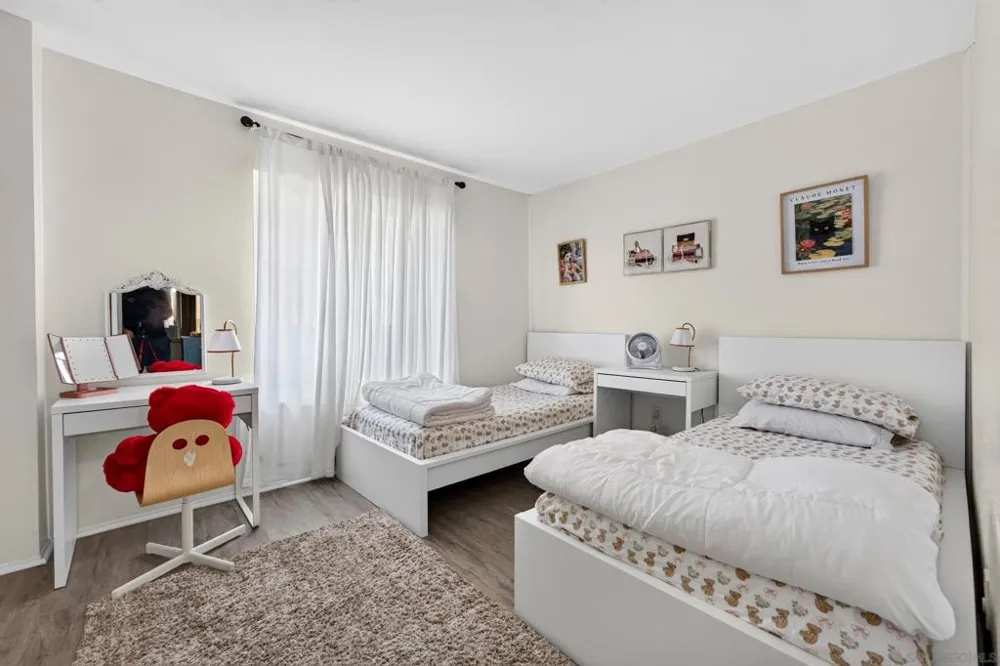 9941 Woodpark Santee, CA 92071