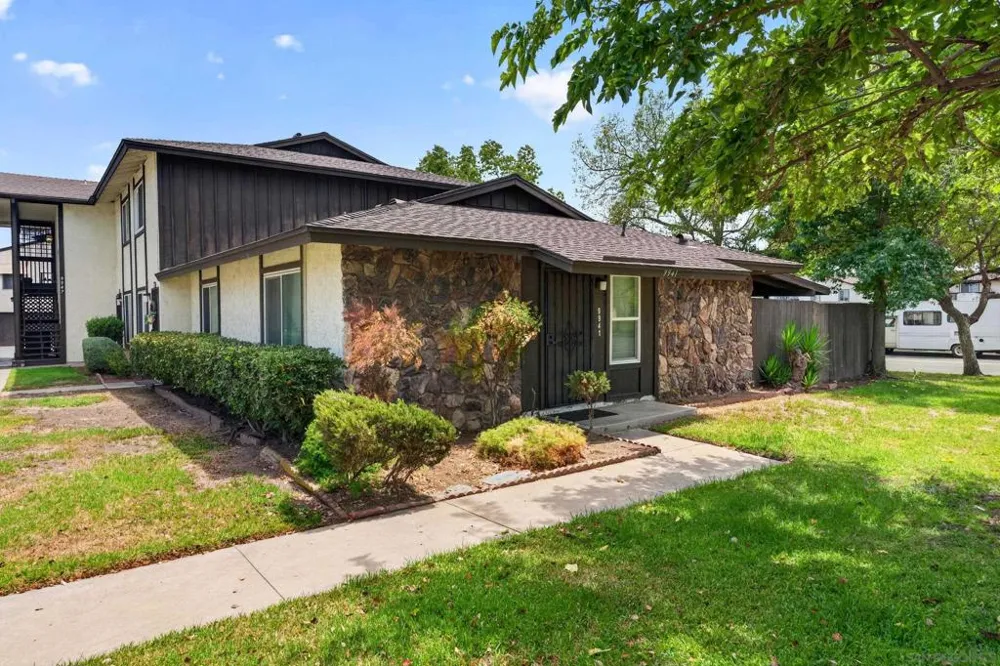 9941 Woodpark Santee, CA 92071