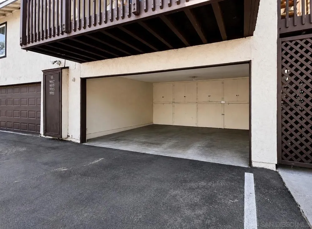9941 Woodpark Santee, CA 92071