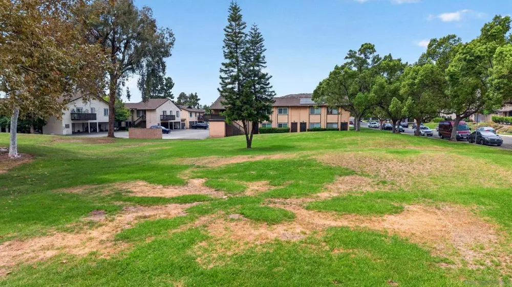 9941 Woodpark Santee, CA 92071