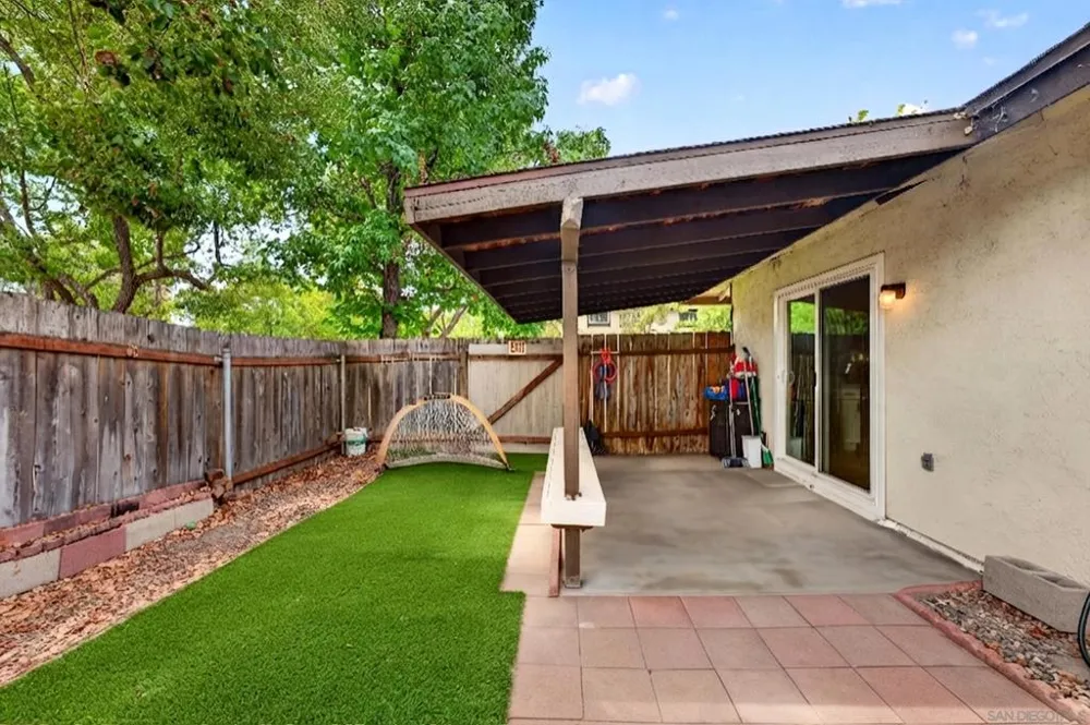 9941 Woodpark Santee, CA 92071
