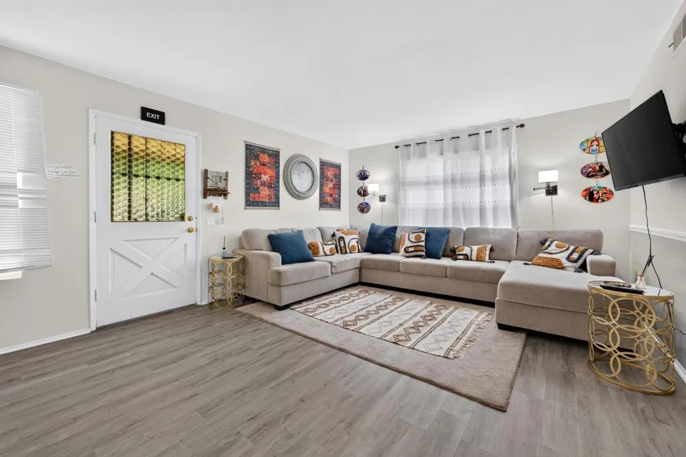 9941 Woodpark Santee, CA 92071