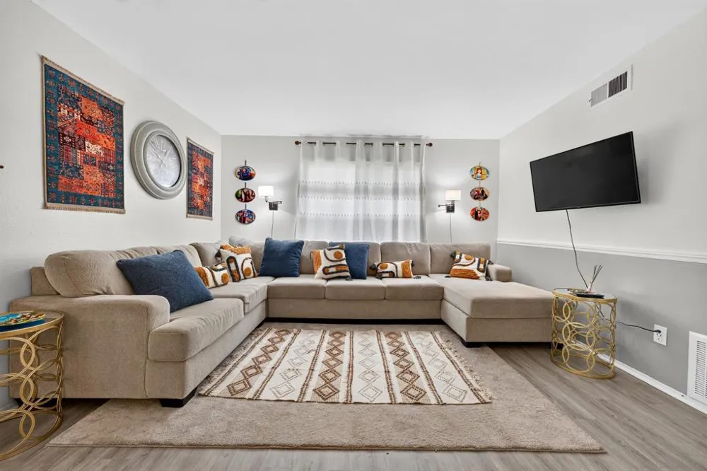 9941 Woodpark Santee, CA 92071