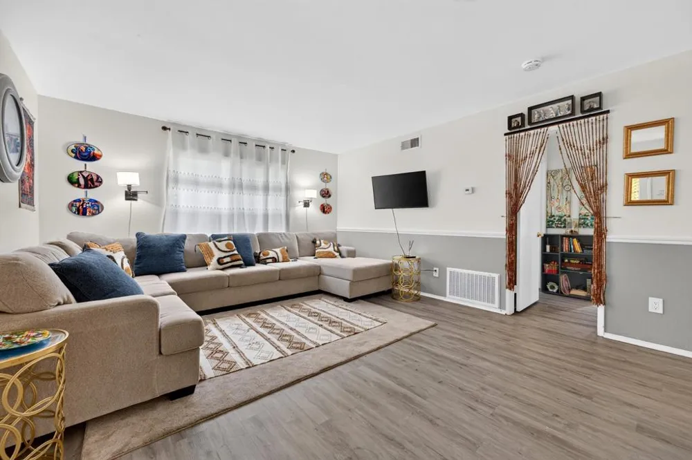 9941 Woodpark Santee, CA 92071